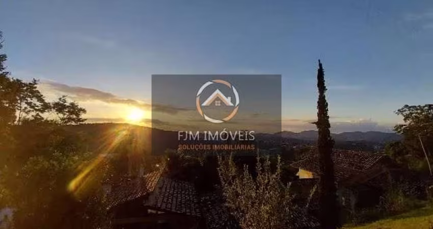 FJM Imóveis vende: Casa em Condomínio
