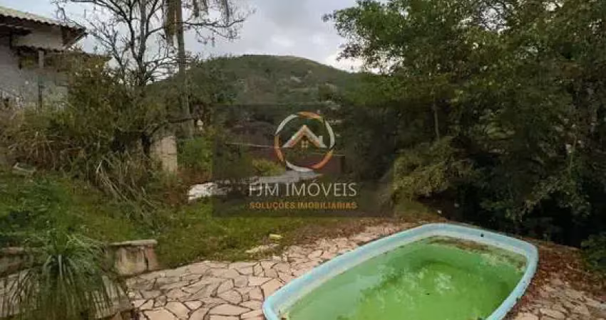 Casa de Condomínio em Badu: 4 Suítes por R$1.080.000