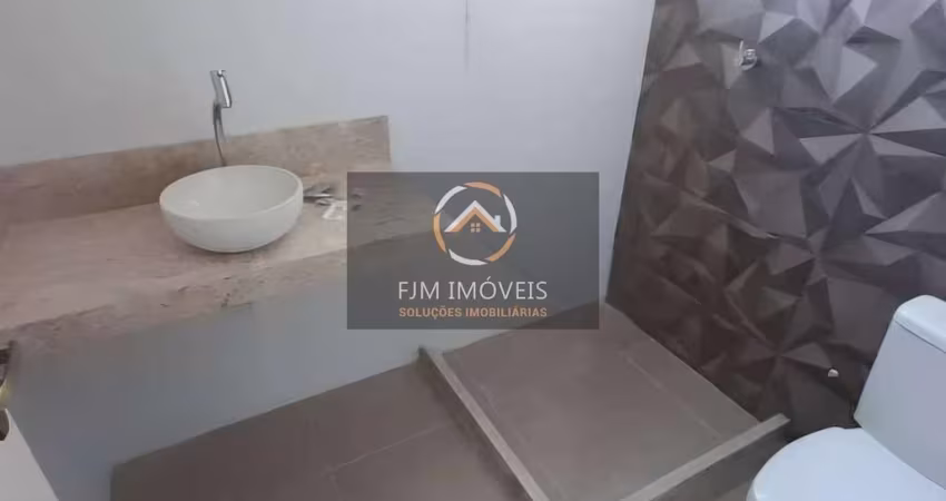 Casa à Venda em Itaipu, Niterói: 3 Dormitórios, R$690 mil