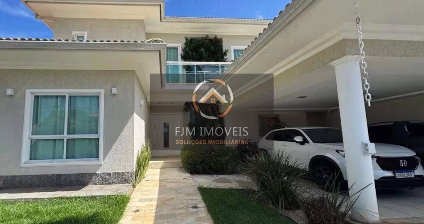 Venda de Casa em Camboinhas - 5 Suítes, 418m²  R$3.360.000