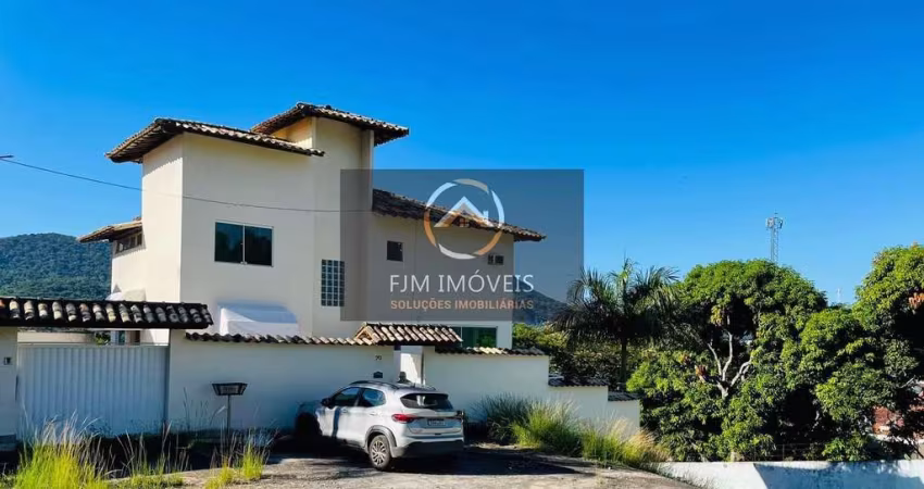 Casa à Venda em Maravista, Niterói: 3 Dormitórios e 6 Banheiros