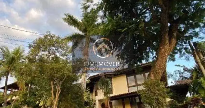 Venda de Casa em Camboinhas - 5 Dormitórios por R$ 2.850.000