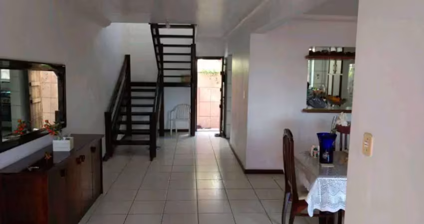 Casa com 3 quartos, 2 suítes, 287 metros em rua fechada no rio vermelho