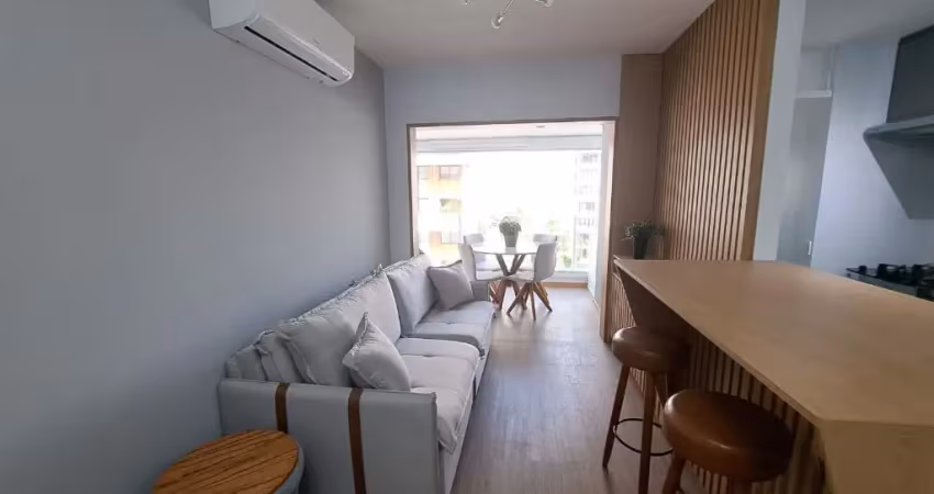 Apartamento à venda mobiliado com 52m², 1 quarto e 1 vaga