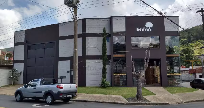 Barracão / Galpão / Depósito à venda no Augusto de Almeida, Poços de Caldas 