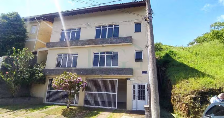 CASA EM BAIRRO TRADICIONAL