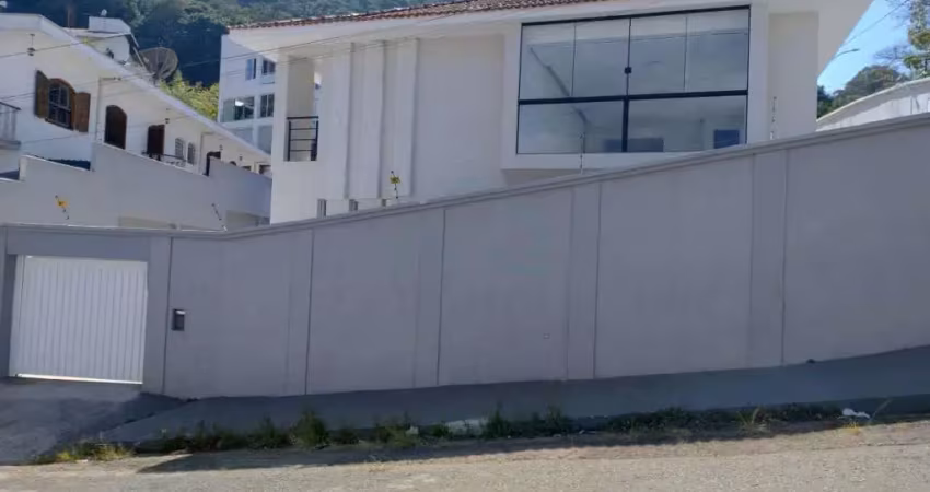Casa com 3 quartos para alugar no Jardim dos Estados, Poços de Caldas 