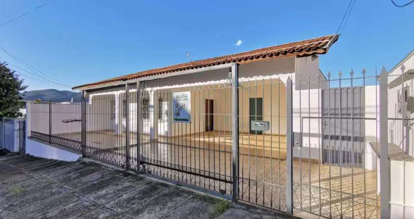 Casa com 4 quartos para alugar no Jardim Quisisana, Poços de Caldas 