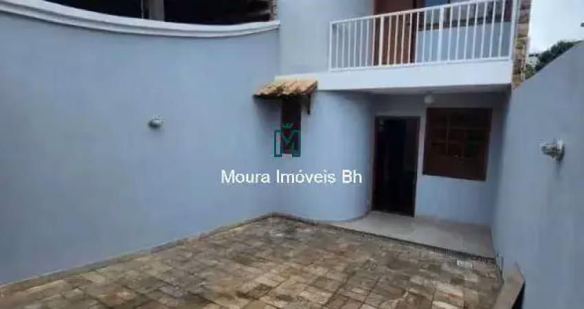Casa 2 quartos 2 vagas de garagem e varanda no bairro copacabana