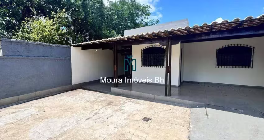 Casa 3 quartos varias vagas de garagem no bairro letícia