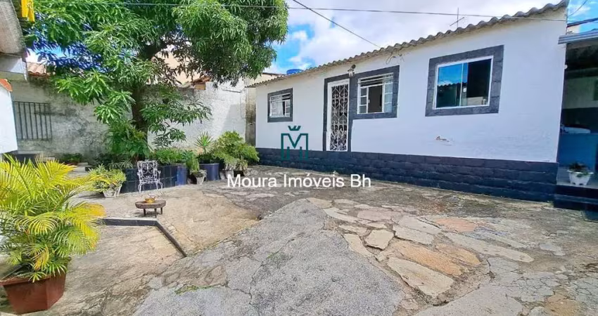 Casa com 7 quartos à venda na Santa Mônica, Belo Horizonte 