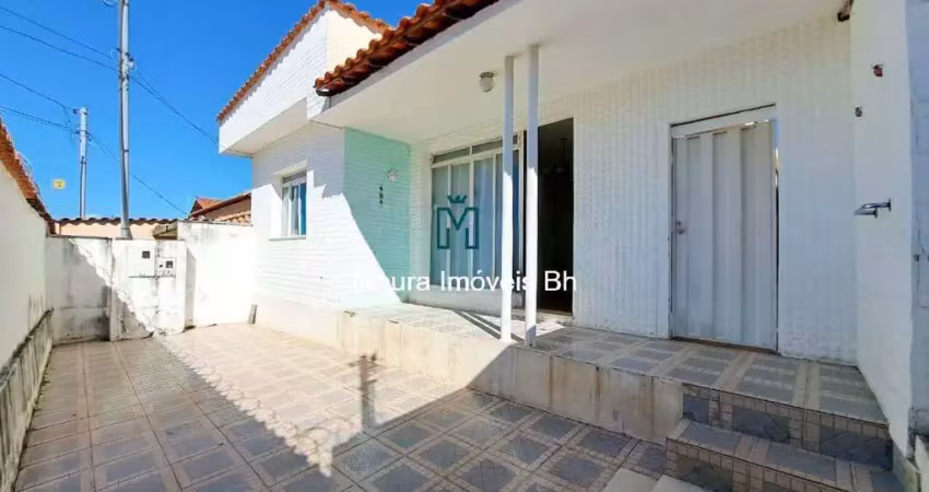 Casa com 3 quartos à venda na Santa Mônica, Belo Horizonte 