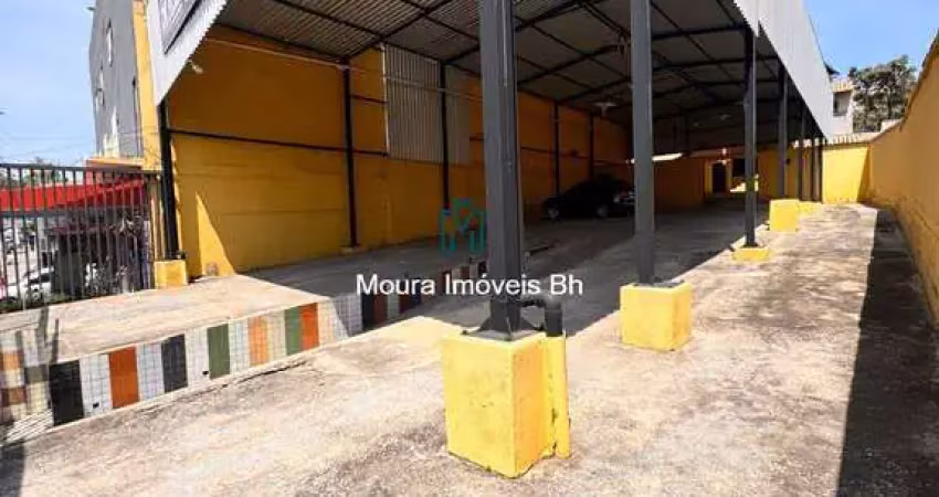 Galpão parcialmente fechado com telhado galvanizado á venda no planalto