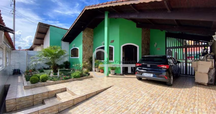 Casa com 3 dormitórios à venda, 180 m² por R$ 900.000,00 - Centro - Peruíbe/SP