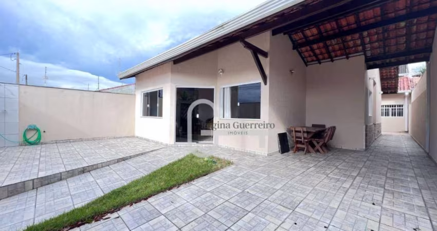 Casa com 3 dormitórios à venda, 151 m² por R$ 450.000,00 - Estância São José - Peruíbe/SP