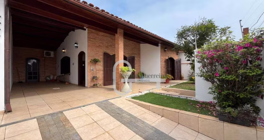 Casa com 4 dormitórios à venda, 240 m² por R$ 700.000,00 - Balneário Stella Maris - Peruíbe/SP
