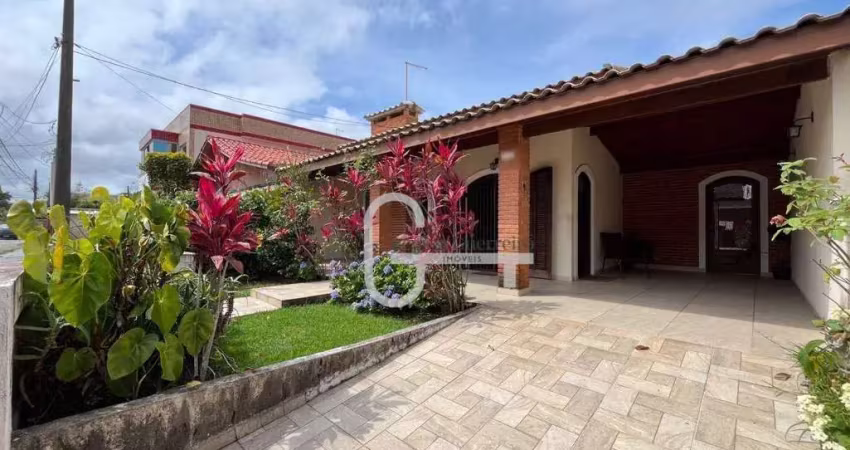 Casa com 3 dormitórios à venda, 185 m² por R$ 650.000,00 - Centro - Peruíbe/SP