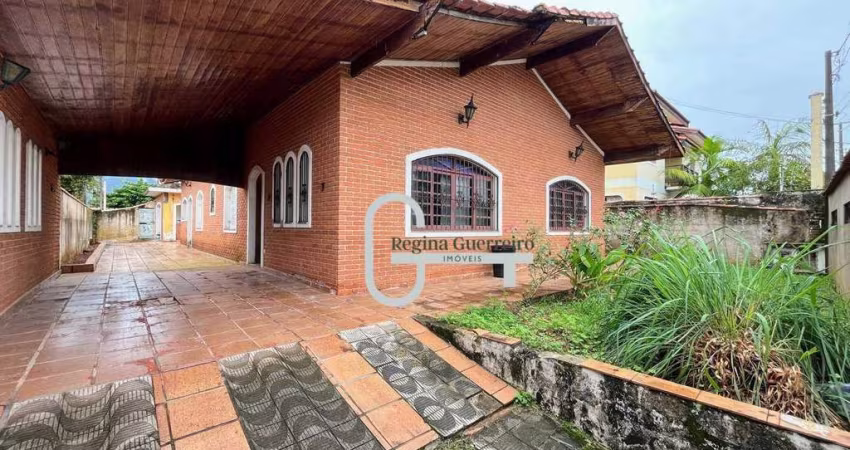 Casa com 4 dormitórios à venda, 225 m² por R$ 680.000,00 - Balneário Stella Maris - Peruíbe/SP