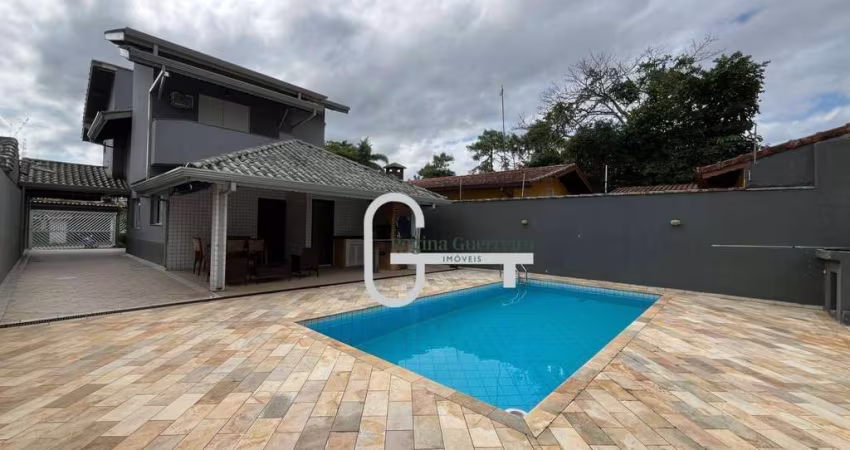 Casa com 4 dormitórios à venda, 195 m² por R$ 750.000,00 - Centro - Peruíbe/SP