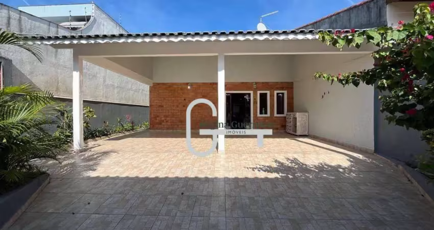 Casa com 4 dormitórios à venda, 201 m² por R$ 640.000,00 - Pampas - Peruíbe/SP