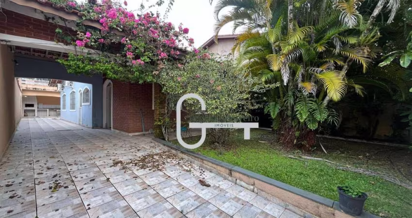 Casa com 3 dormitórios à venda, 274 m² por R$ 450.000,00 - Estância Balneária Maria Helena Novaes - Peruíbe/SP