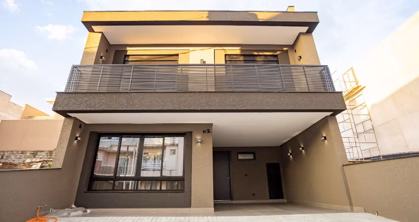CASA COM TERRAÇO EM CONDOMÍNIO PRÓXIMO A DEROSSO