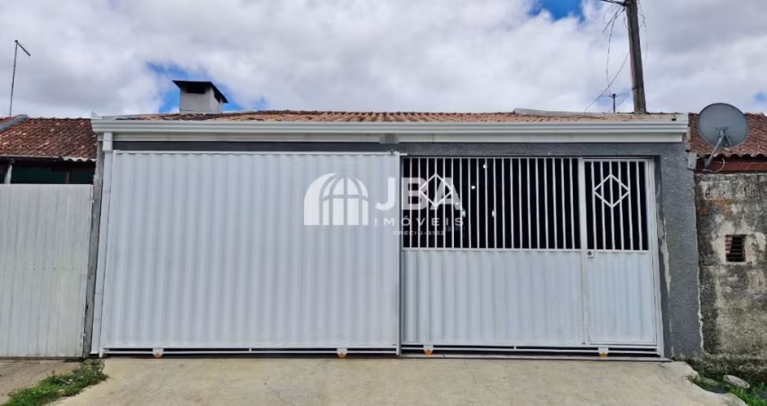 Casa térrea com 3 quartos, averbada, com edícula e de frente para rua