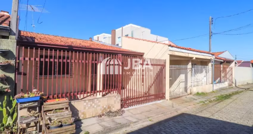 Casa térrea 2 quartos sendo 1 suite e vaga para até 2 carros - reformada