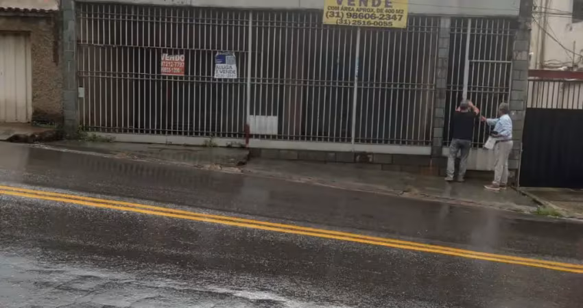 Loja localizada no salgado filho, frente rua campo formoso, 90m2