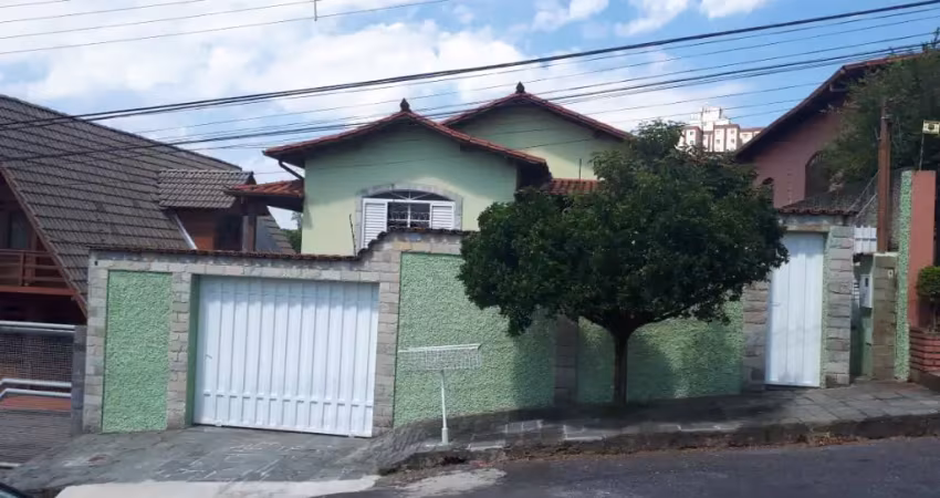 Casa com 3 quartos à venda no Arcádia, Contagem 