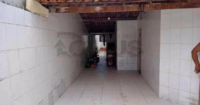 Casa Para Vender com 3 quartos no bairro Aruana em Aracaju