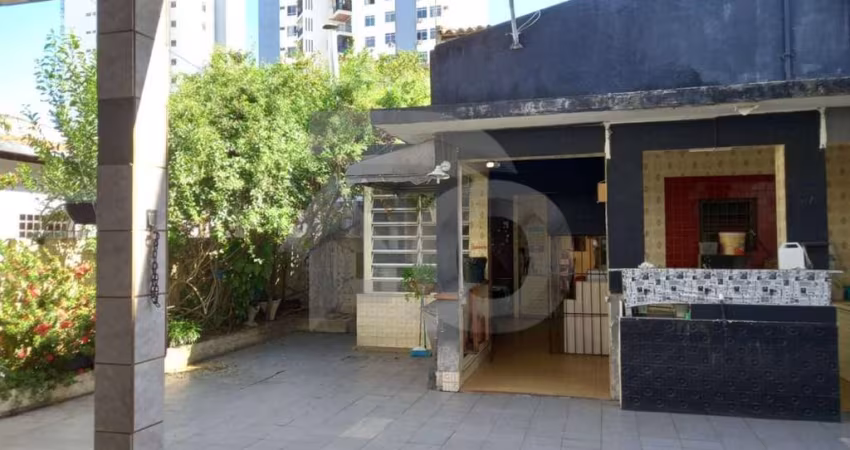 Casa Para Vender com 6 quartos 3 suítes no bairro Centro em Aracaju
