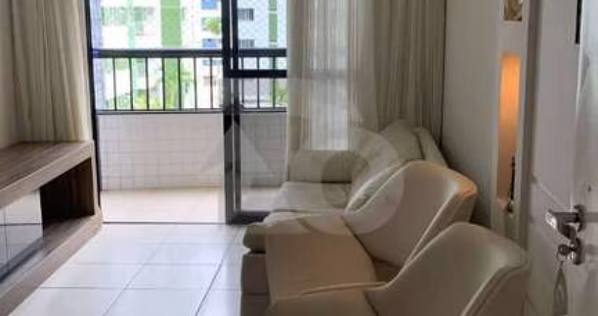 Apartamento Para Vender com 3 quartos 1 suíte no bairro Farolândia em Aracaju