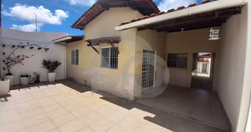 Casa Para Vender com 2 quartos 1 suíte no bairro Aruana em Aracaju