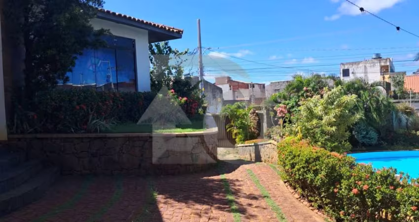Casa Para Vender com 4 quartos 2 suítes no bairro Atalaia em Aracaju