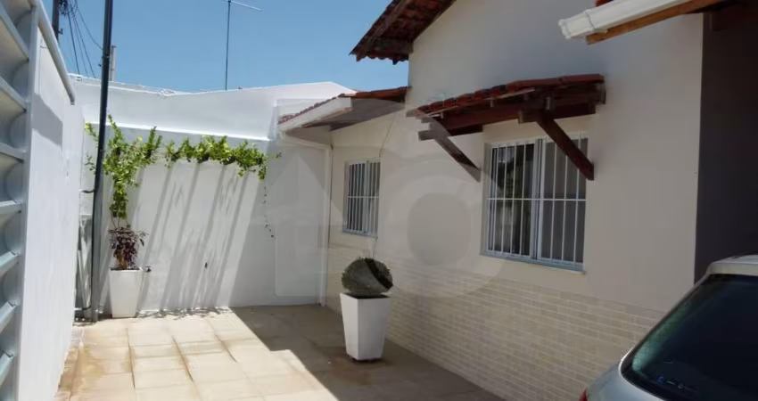 Casa Para Vender com 2 quartos 1 suíte no bairro Aruana em Aracaju