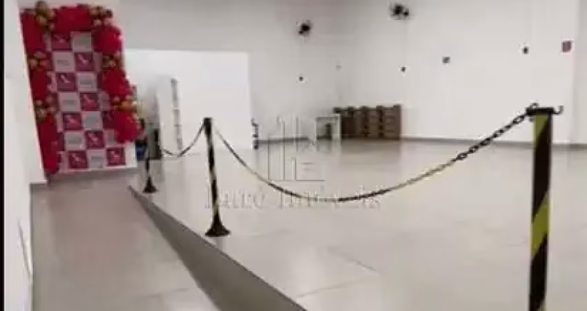 Salão Comercial no Centro de Santo André - Espaçoso e Versátil