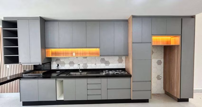 VENDA de Casa Térrea de Alto Padrão com 3 Quartos, sendo 1 Suíte, Cozinha com Planejado, e Piscina no Condomínio Real Park, Sumaré/SP