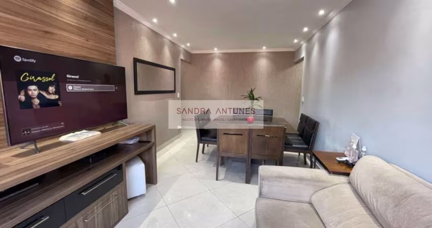 Apartamento no Marapé com 02 dormitórios  em  Santos/SP