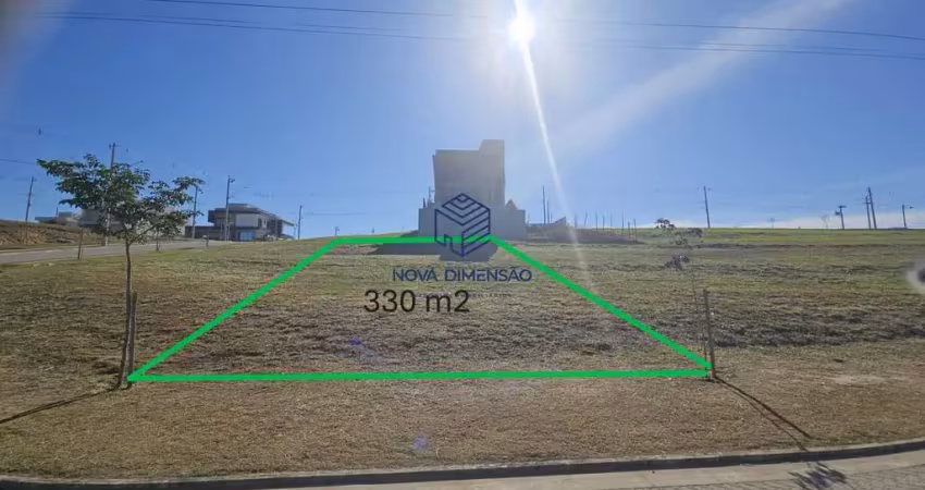 Terreno em aclive com ótima localização no condomínio terras alpha são josé dos