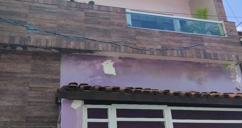 Casa com 4 quartos à venda na Rua Doutor Edgard Barros, 88, Amaralina, Salvador