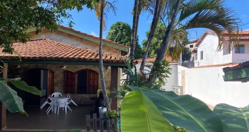 Casas 3 e 4 Quartos para Venda em Lauro de Freitas / BA no bairro Centro