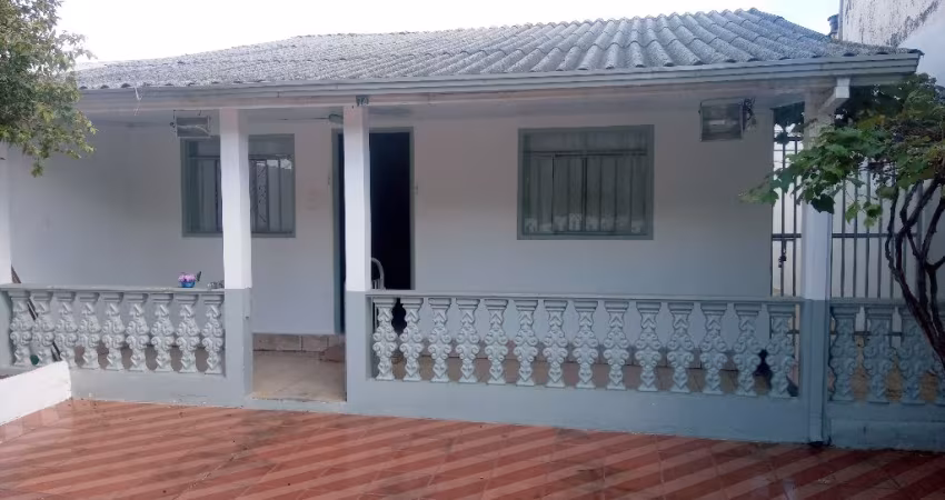 Linda casa construida em alvenaria de 3 dormitórios, R$ 430.000 Sitio Cercado - Curitiba - Pr