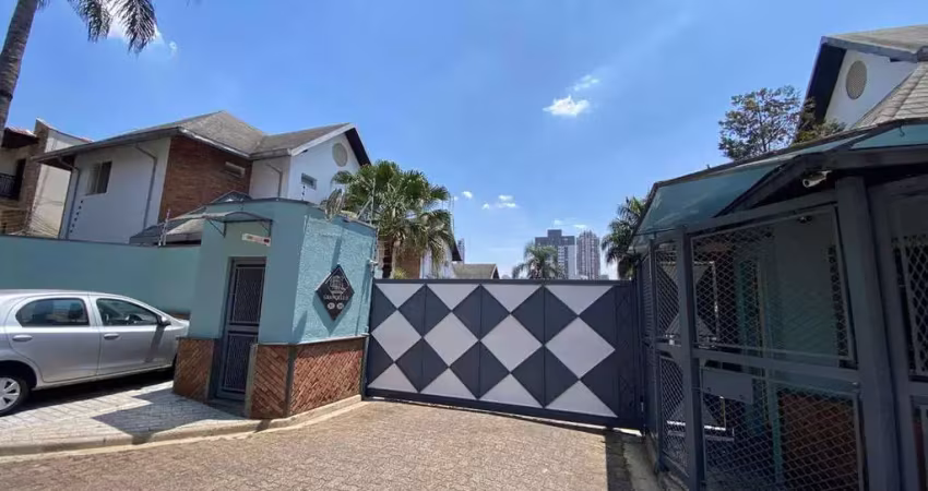 Sobrado com 4 suítes no condomínio home colonial granville ii