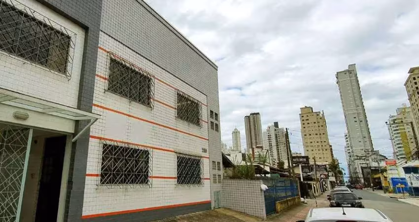 Casa com 5 quartos à venda na Rua 2500, 780, Centro, Balneário Camboriú