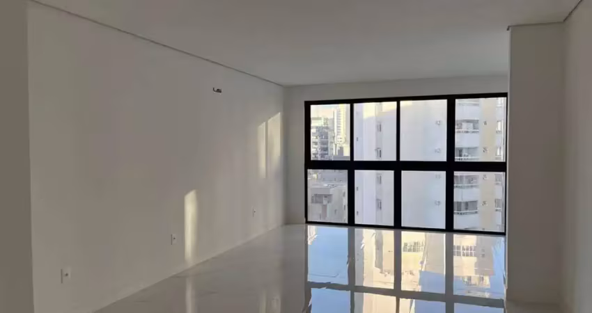 Apartamento com 3 quartos à venda na Rua 600, 140, Centro, Balneário Camboriú