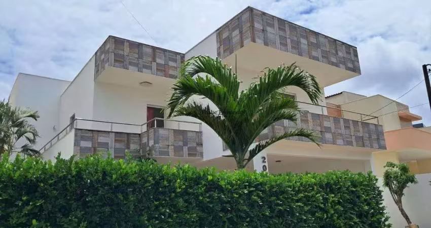 Espaçosa casa duplex com 240m² à venda no Green Club I em Parnamirim/RN