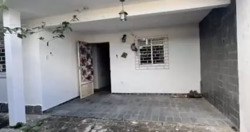 Casa com 3 quartos para alugar na Rua Miguel Guedes Nogueira, 13, Pitanguinha, Maceió