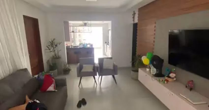 Casa com 3 quartos para alugar na Avenida Luiz Ramalho de Castro, 1001, Jatiúca, Maceió