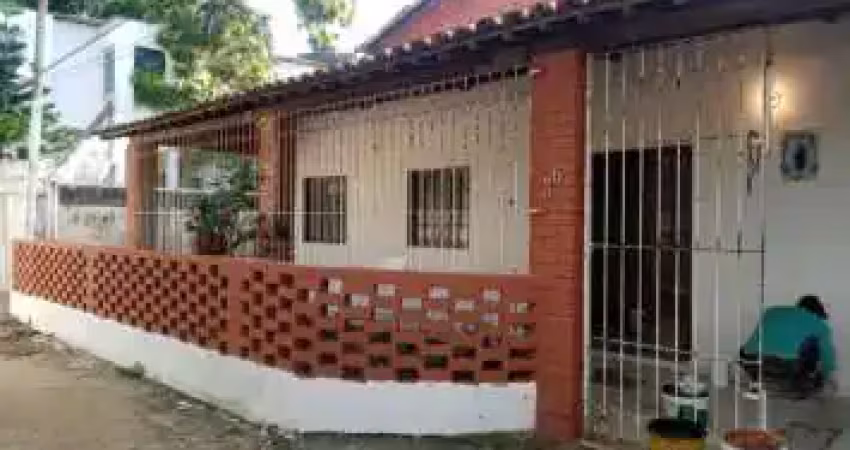 Casa para vender e alugar em rua pública, rio doce , olinda, pe